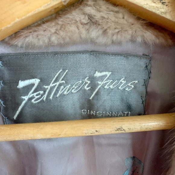 Fur cape made by FETTNER FURS - Picture 3 of 15
